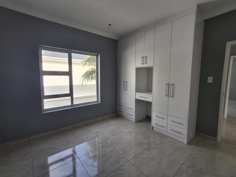 3 Bedroom Property for Sale in Golden Mile Western Cape